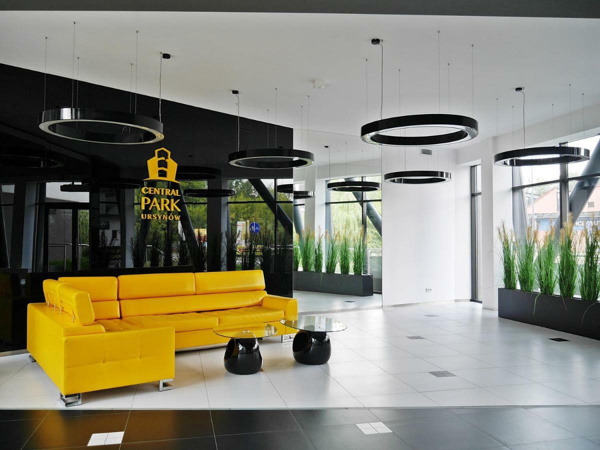 Airport Apartment *